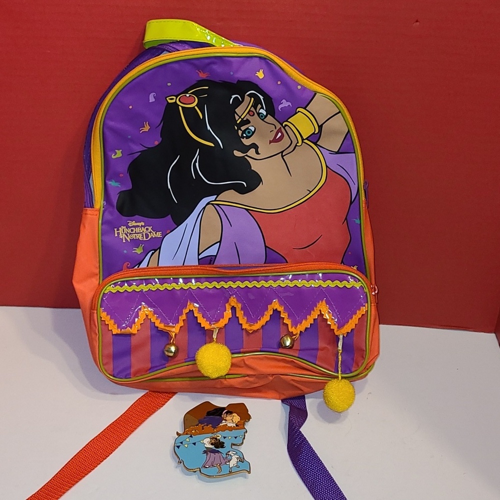 Vtg Disney Hunchback of Notre Dame Backpack #88216 & Rare Pin